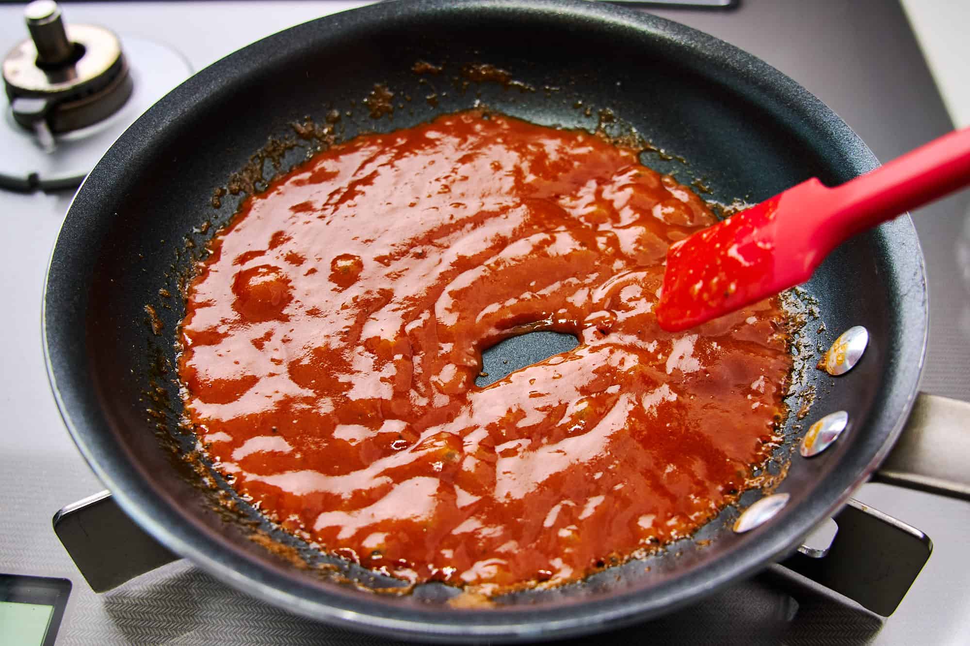 The paprika sauce.