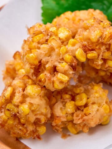 Crispy fritters of tender sweet corn in a tempura batter.
