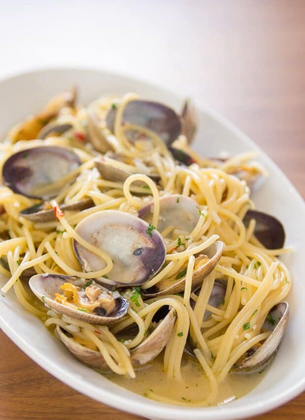Spaghetti with clams and white wine.